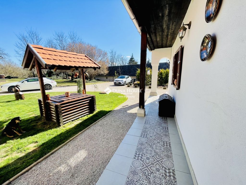 Eladó ház, Vértesacsa