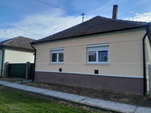 Eladó Ház 9321 Farád , Farád 
