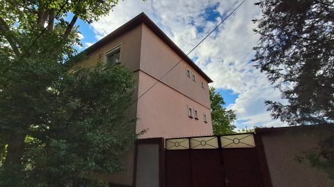 Eladó Ház 6000 Kecskemét Kecskemét Kossuthváros részben