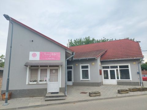 Eladó Ház 7030 Paks Vállalkozók figyelem!