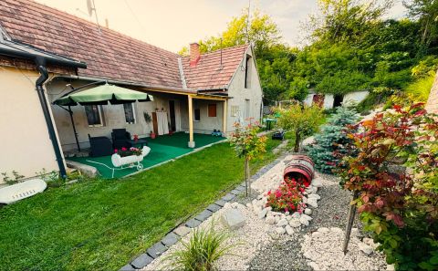 Eladó Ház 2517 Kesztölc 