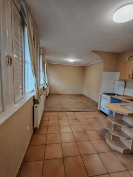 Kiadó Lakás 2700 Cegléd 