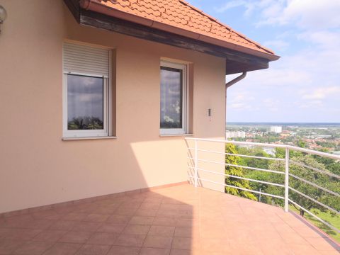 Eladó Ház 7100 Szekszárd Bakta legszebb utcájában ÖRÖK PANORÁMÁS, két generációs