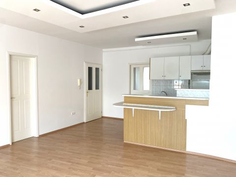 Kiadó Lakás 5600 Békéscsaba 