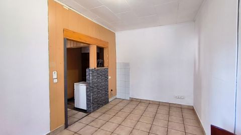 Eladó Lakás 1201 Budapest 20. kerület , Pacsirtatelepen másfél szobás házrész, kerttel eladó