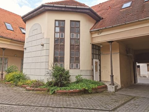 Kiadó Üzlethelyiség 3530 Miskolc 