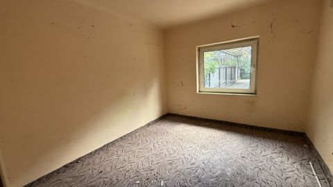 Eladó Ház 1183 Budapest 18. kerület Családi ház üzlethelyiséggel a 18. kerületben