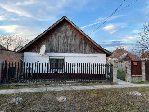 Eladó Ház 5624 Doboz , 5624 Doboz, Központ