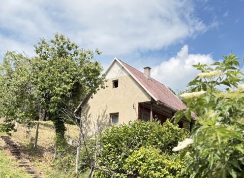 Eladó Ház 7635 Pécs , Donátusi részén panorámás, bővíthető kisház