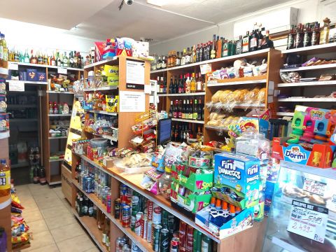 Kiadó Üzlethelyiség 6000 Kecskemét 