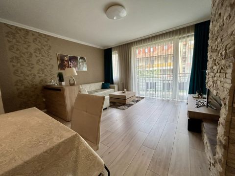 Eladó Lakás 1077 Budapest 7. kerület Belvárosban erkélyes, csendes, 3 szobás lakás garázzsal!