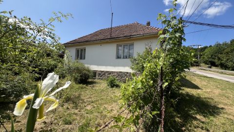 Eladó Ház 3323 Szarvaskő , Szarvaskő parkoló