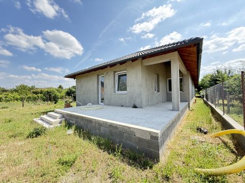 Eladó Ház 2317 Szigetcsép , Szigetcsép csendes családias utcában, újépítés eladó