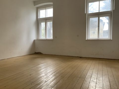 Kiadó Tároló/Raktár 6000 Kecskemét , 6000 Kecskemét Parasztfőiskola