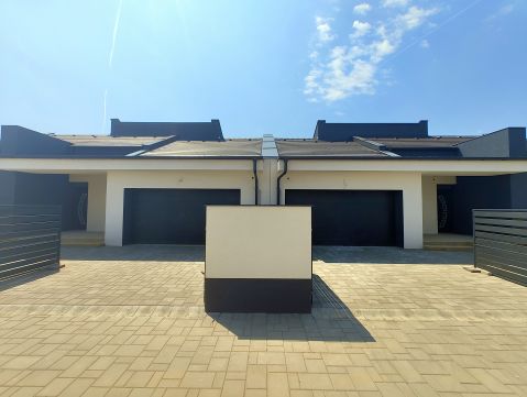 Eladó Ház 4551 Nyíregyháza , Nyíregyháza, Oros között, kellemes zsákutcában