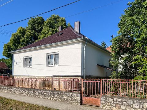 Eladó Ház 8430 Bakonyszentkirály , 8430 Bakonyszentkirály, Csendes
