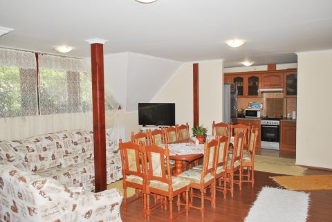 Eladó Lakás 6041 Kerekegyháza Nappali + 3 szobás lakás Kerekegyháza központjában ELADÓ!