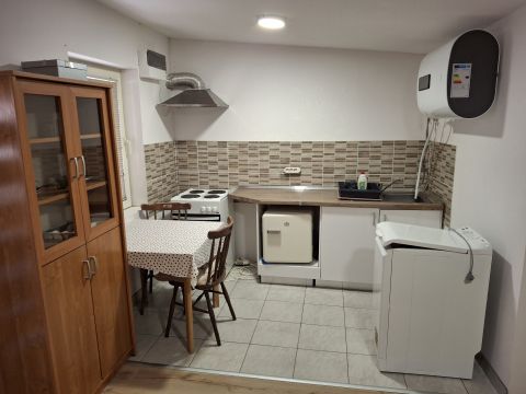 Kiadó Lakás 8087 Alcsútdoboz 