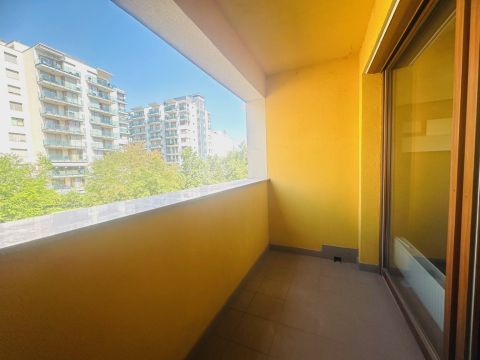 Eladó Lakás 1138 Budapest 13. kerület , Marina-part, emeleti bútorozott lakás, nagy erkély!