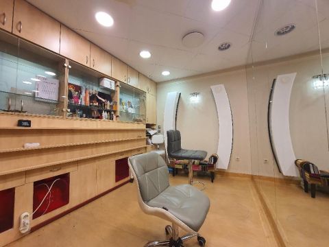 Eladó Üzlethelyiség 4002 Debrecen , 4025 Debrecen, Belváros