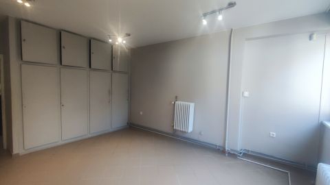 Eladó Irodaépület 7400 Kaposvár 