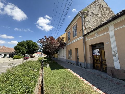 Eladó Ház 9241 Jánossomorja , Felsőlókert játszótér közelében