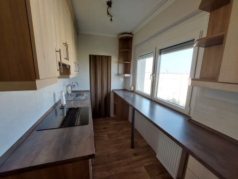 Eladó Lakás 7030 Paks , 4. emeleti lakás