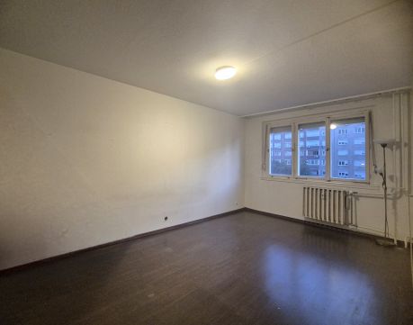 Eladó Lakás 1039 Budapest 3. kerület , Nyugati tájolású 2 szobás lakás Békásmegyeren eladó