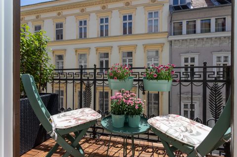 Eladó Lakás 1051 Budapest 5. kerület Erkélyes luxuslakás a Bazilika szomszédságában