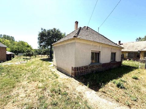Eladó Ház 9123 Kajárpéc , Rózsa utca