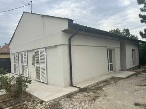 Eladó Ház 2462 Martonvásár avia benzinkút