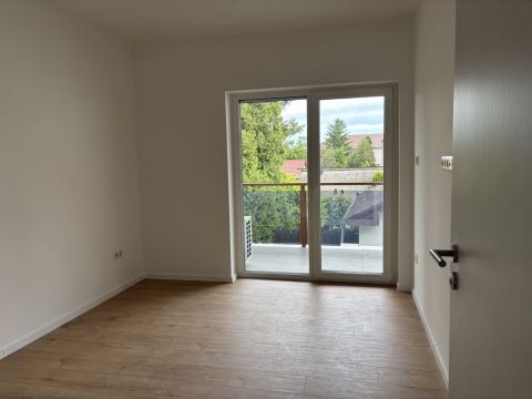 Eladó Lakás 9300 Csorna Erzsébet királyné utca környéke 