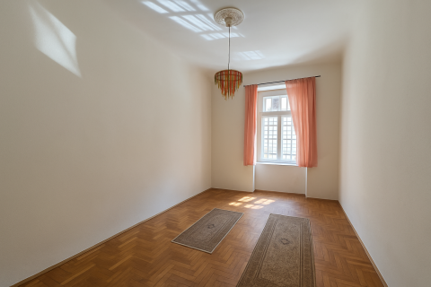 Eladó Lakás 1076 Budapest 7. kerület , Felújítandó lakás a Liget mellett