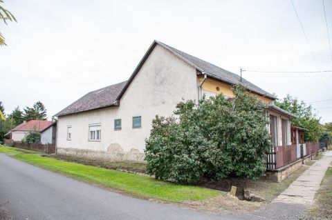 Eladó Ház 4447 Tiszalök , 4450 Tiszalök, Családi Házas övezet