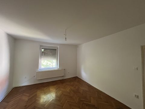 Eladó Lakás 2840 Oroszlány 