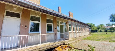 Eladó Intézmény 8855 Belezna Belezna központ
