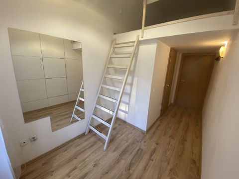 Kiadó Lakás 1067 Budapest 6. kerület , OKTOGON közelében kiadó apartman