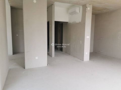 Eladó Lakás 2092 Budakeszi , alacsony rezsijű lakás, saját kert és nagy terasz