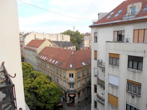 Eladó Lakás 1094 Budapest 9. kerület , Petői hídhoz közel, Tompa utcára néző erkéllyel