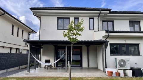 Eladó Ház 4271 Mikepércs , Modern ikerház Mikepércs csendes, új építésű részén