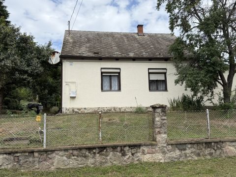 Eladó Ház 7300 Komló 
