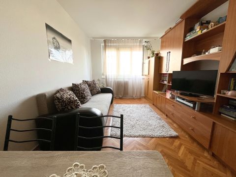 Eladó Lakás 1115 Budapest 11. kerület , Bikás park közelében, másfél szobás, 5. emeleti panel lakás