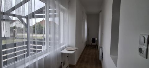 Eladó Ház 2457 Adony , Adonyban teljesen felújított 3 szobás, parasztház eladó!