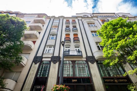 Eladó Lakás 1051 Budapest 5. kerület Az 5. kerület kedvelt utcájában, felújított, 3.em N+ 2 háló!