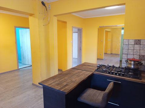 Eladó Ház 2624 Szokolya Központban, két külön lakrésszel