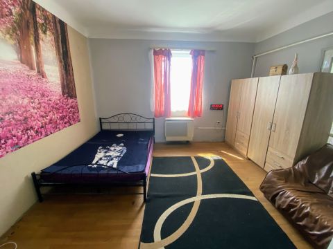 Eladó Ház 6098 Tass , Szigetelt, tégla építésű, két szobás ház