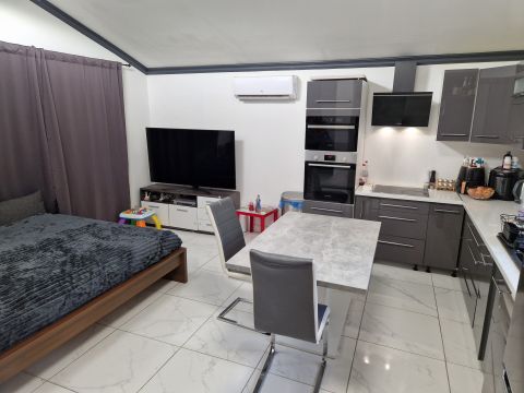 Eladó Ház 2213 Monorierdő , Monorierdőn felújított 47 m2-es ház eladó 1040 m2-es telken