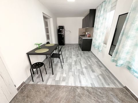 Eladó Lakás 1204 Budapest 20. kerület AZONNAL KÖLTÖZHETŐ, felújított lakás a Lidl szomszédságában