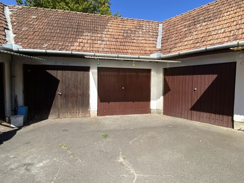 Eladó Parkoló 5600 Békéscsaba 