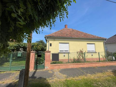Eladó Ház 9970 Szentgotthárd , nyugodt családi házas övezet